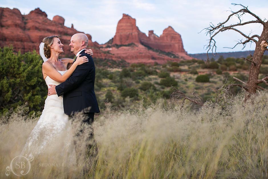 L'Auberge Weddings ~ the Sedona red rock landscape adds drama and romance to wedding portraits