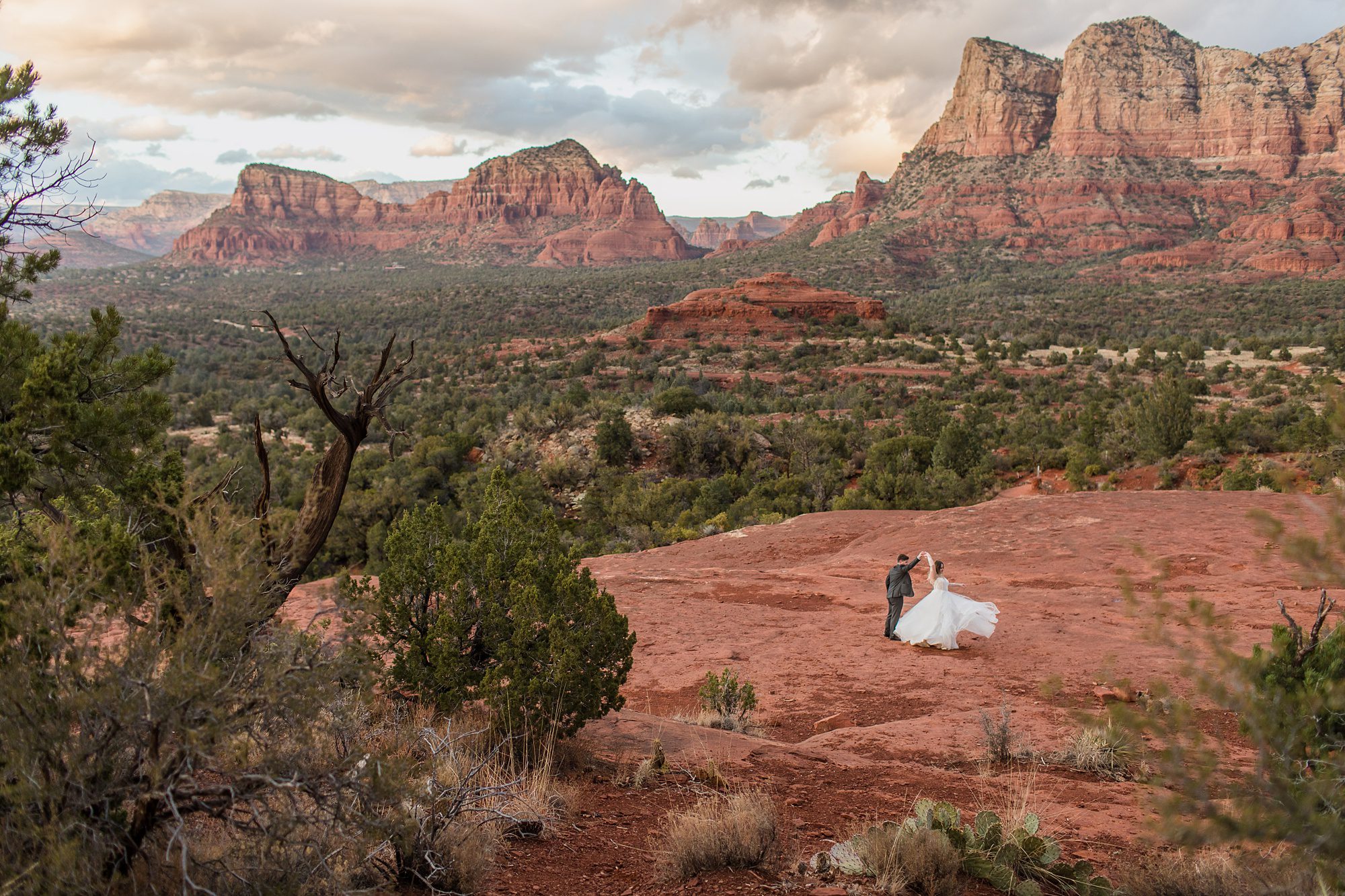 Arizona Weddings at Bell Rock