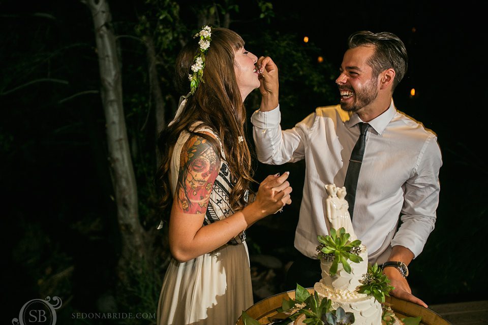 Sedona wedding cake cut