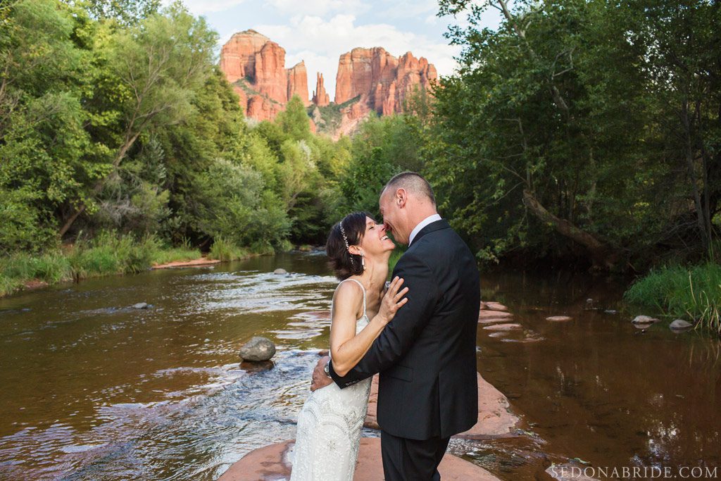 Intimate Sedona elopement at Red Rock Crossing Newlyweds enjoy their first moments of being wed!