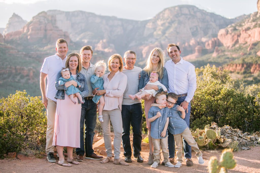 Extended family photos in Sedona.